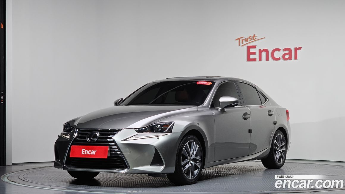 Lexus IS 2018