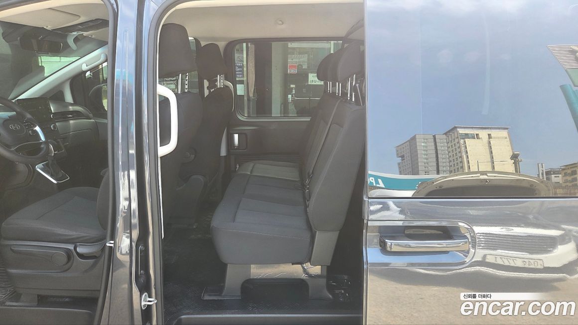 Hyundai Staria 2023