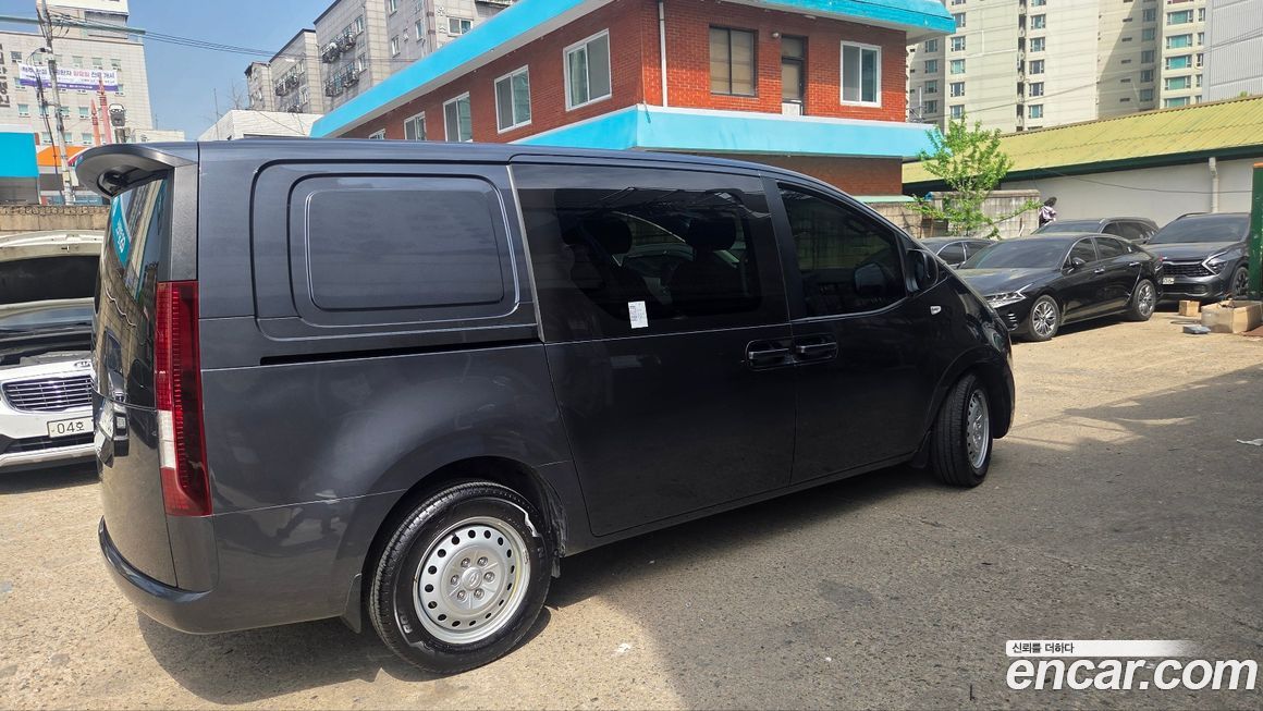 Hyundai Staria 2023