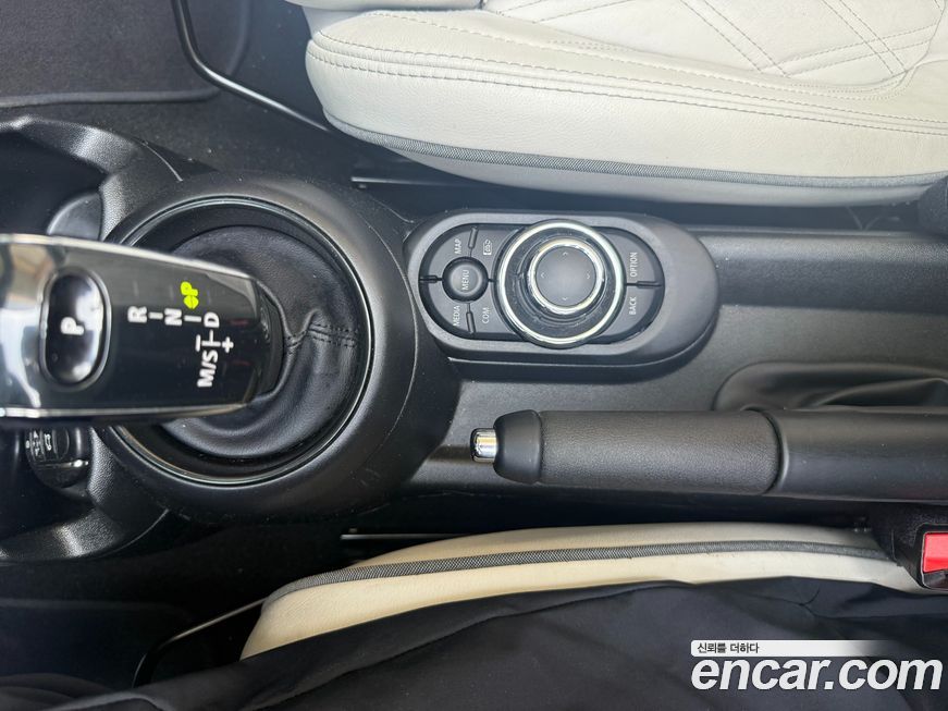 Mini Cooper Convertible 2023