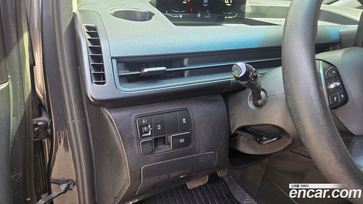 Hyundai Staria 2023