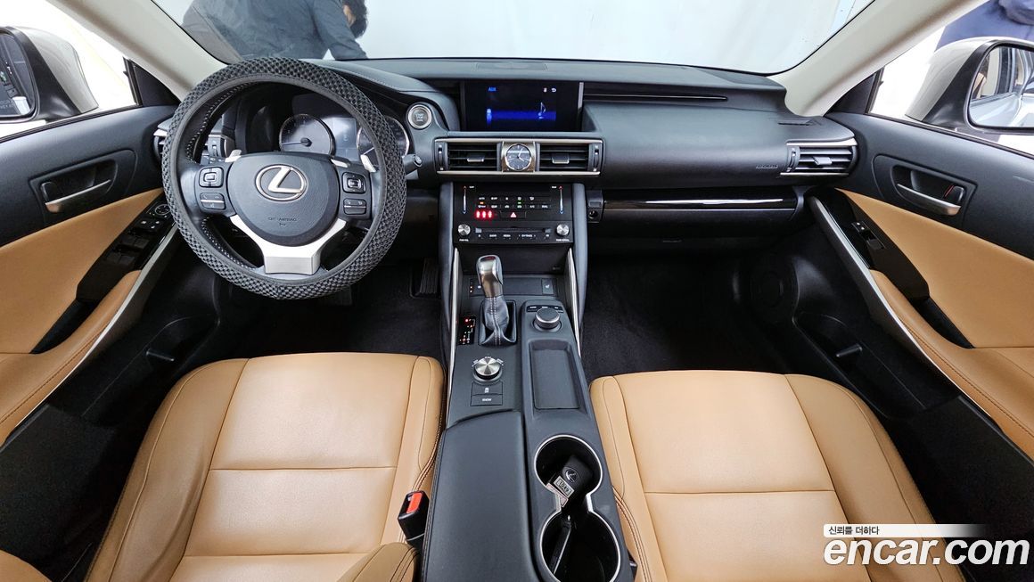Lexus IS 2018