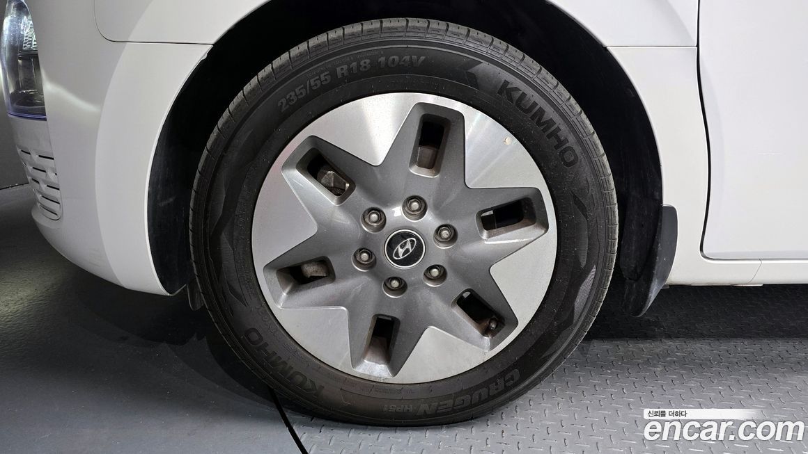 Hyundai Staria 2023