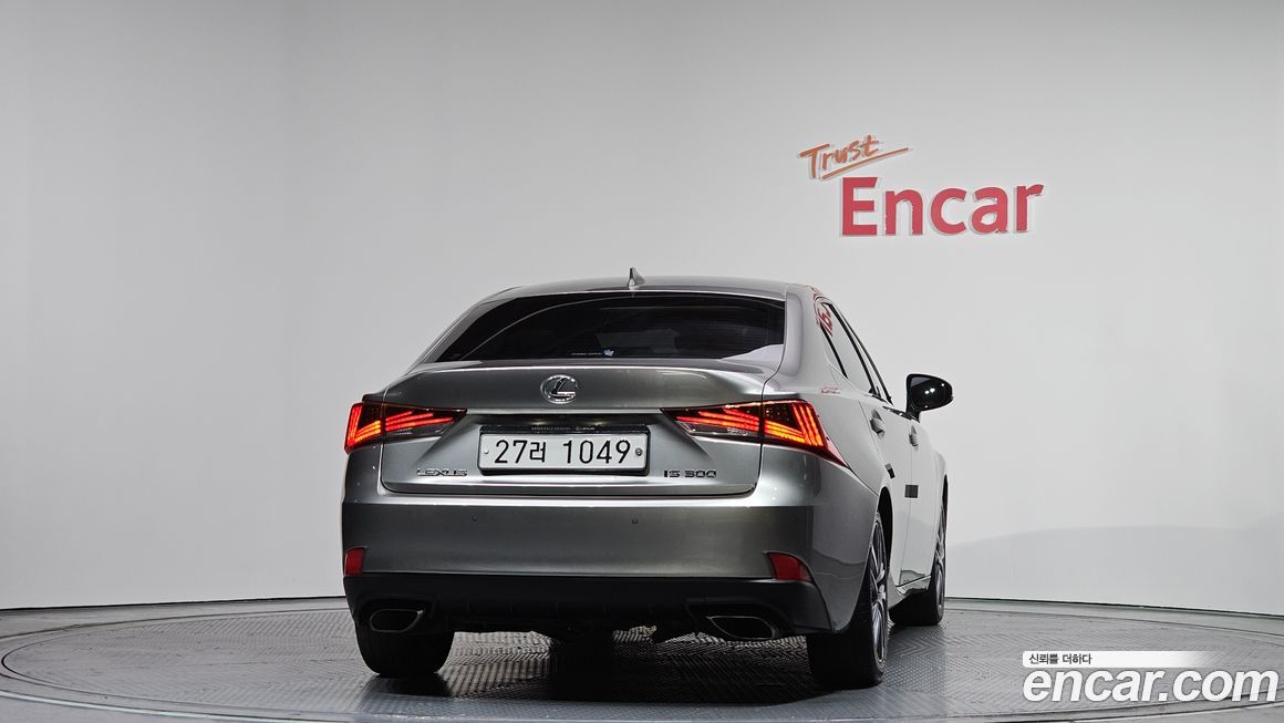 Lexus IS 2018