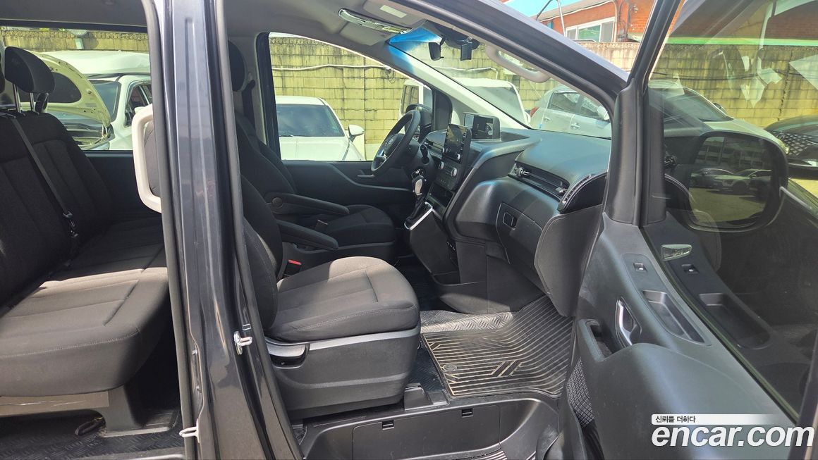 Hyundai Staria 2023