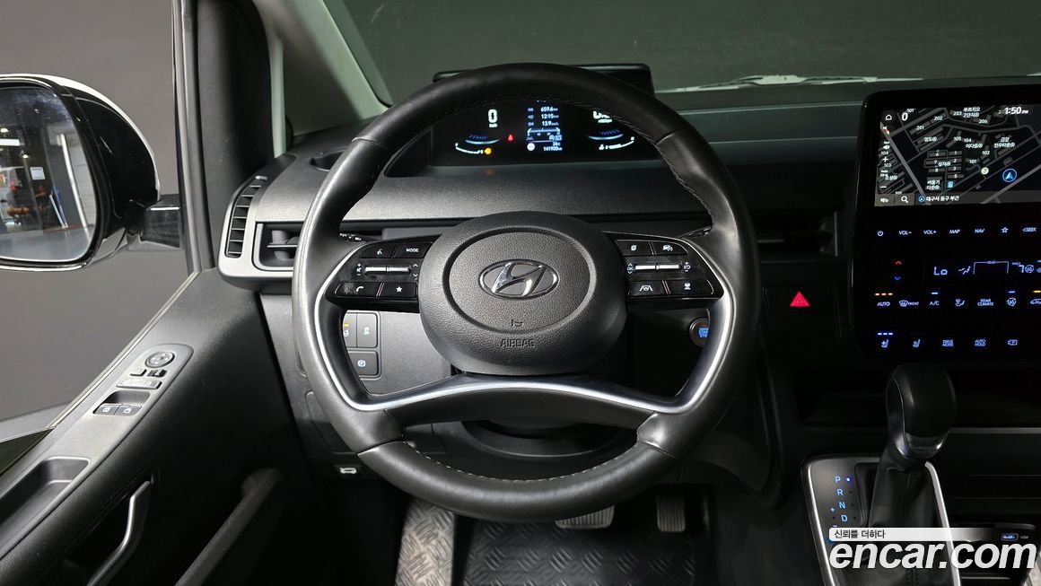 Hyundai Staria 2023