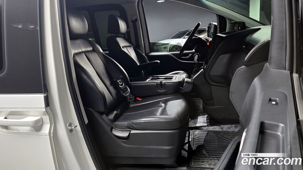Hyundai Staria 2023