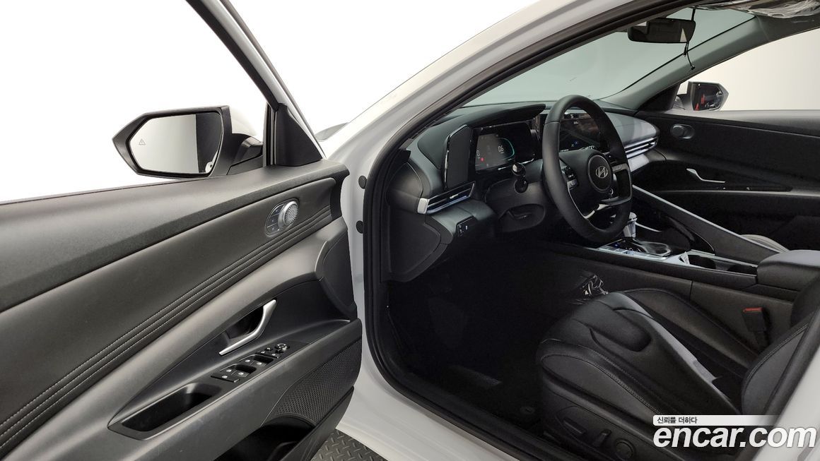 Hyundai AVANTE 2025