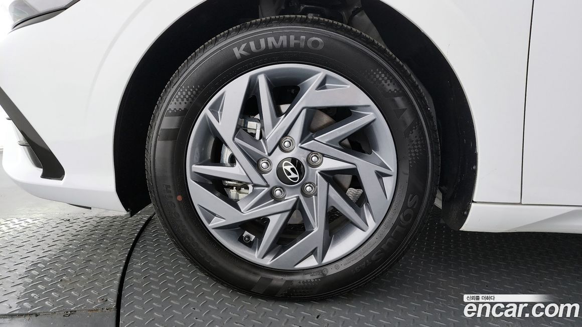 Hyundai AVANTE 2025