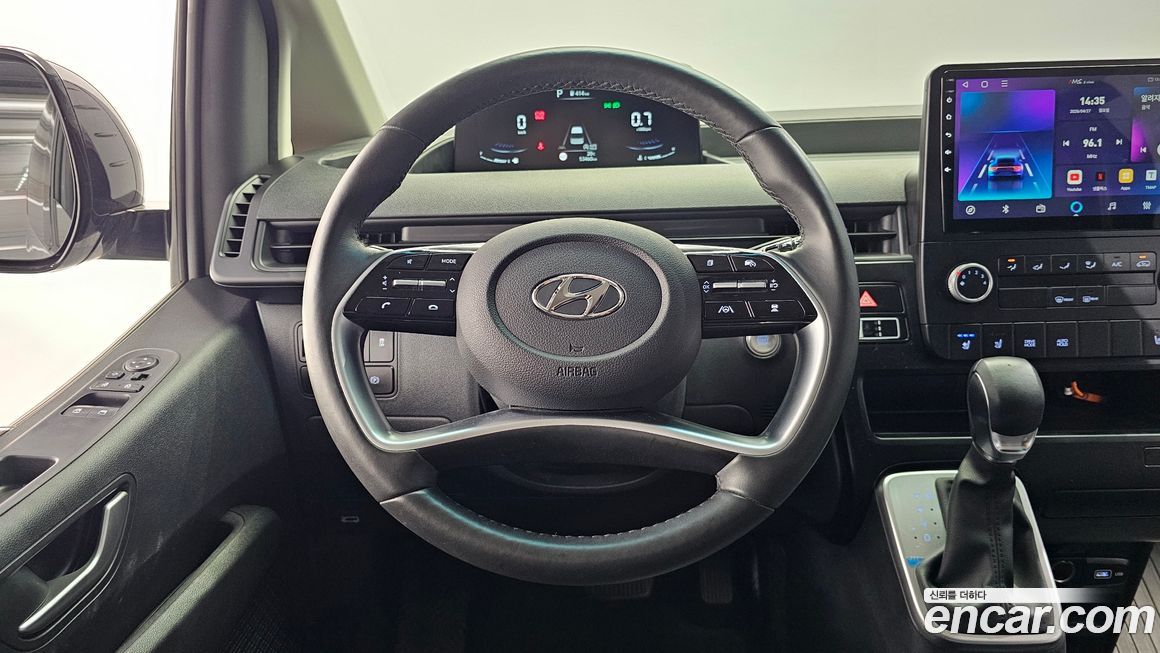 Hyundai Staria 2023