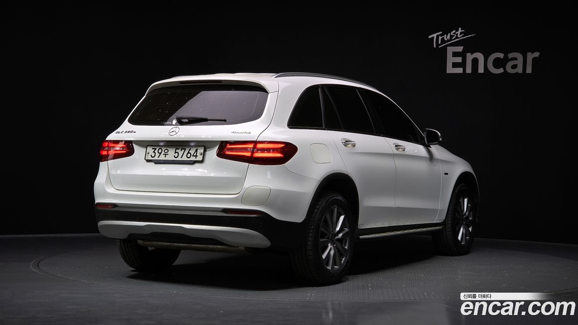 Mercedes-Benz GLC-Class 2019