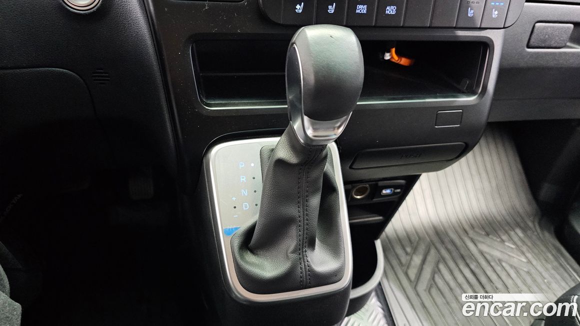 Hyundai Staria 2023