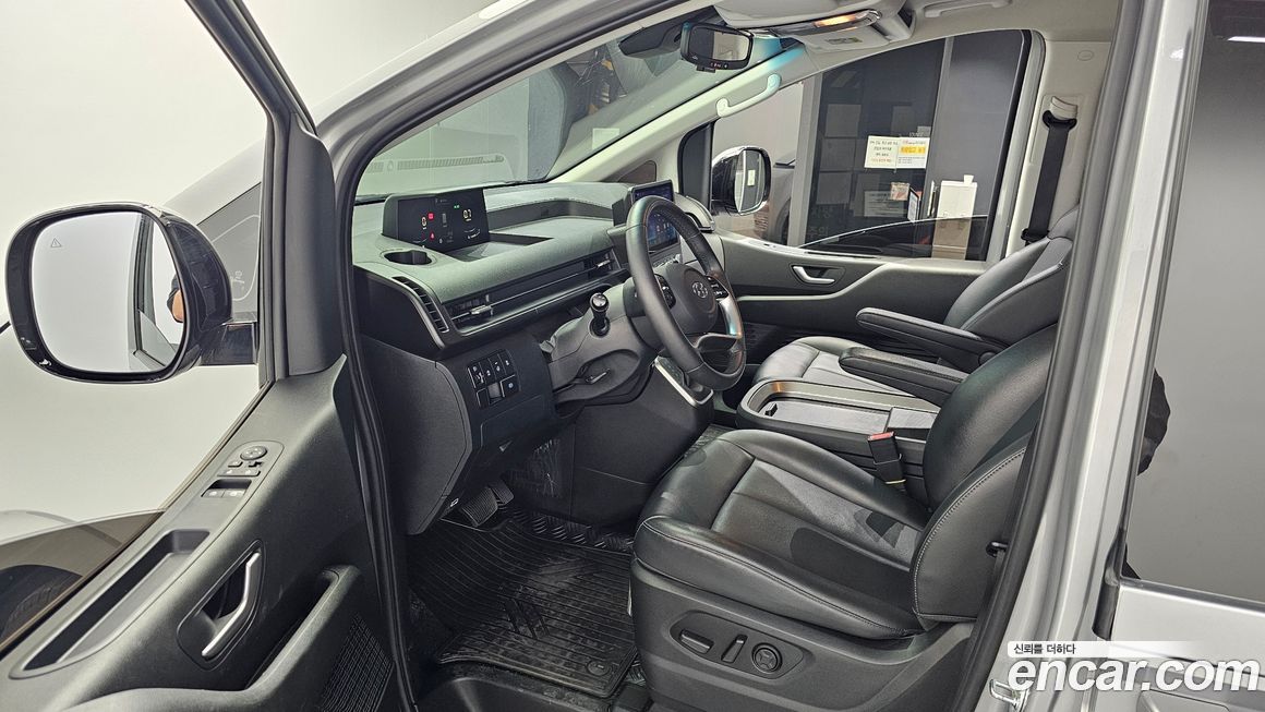 Hyundai Staria 2023