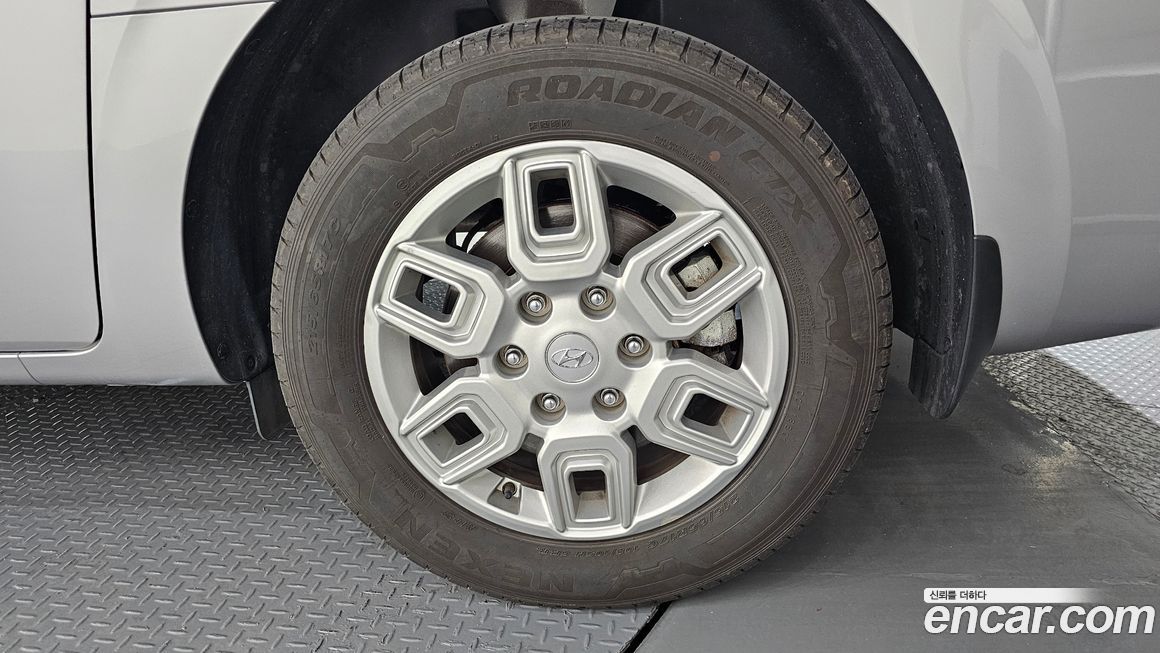 Hyundai Staria 2023
