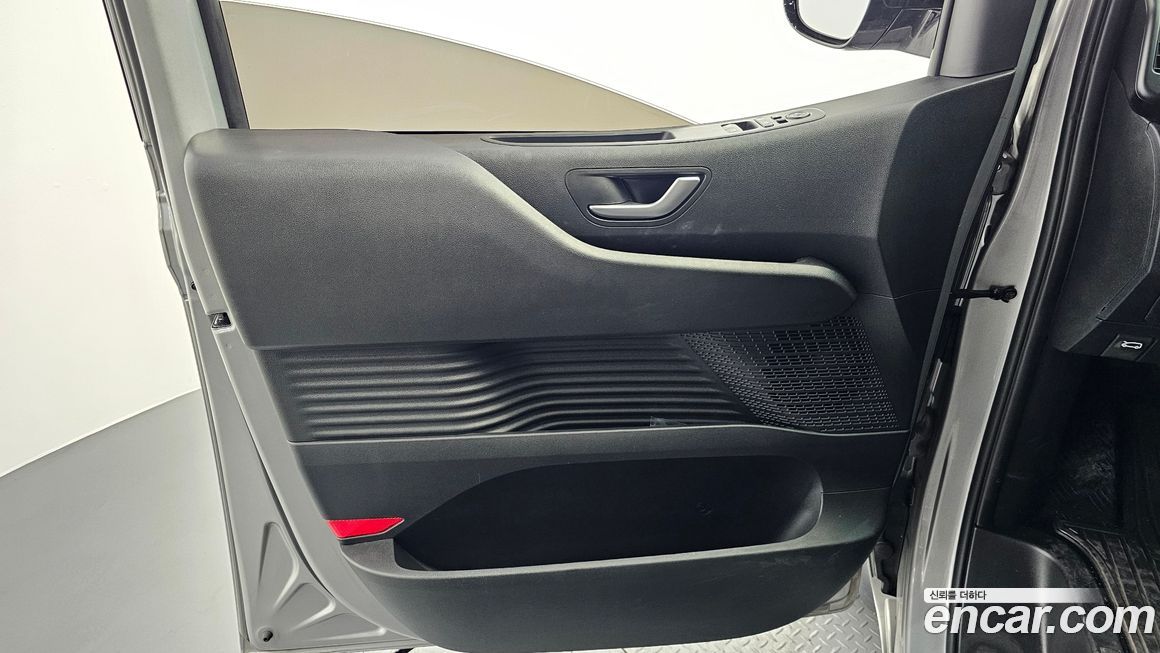 Hyundai Staria 2023