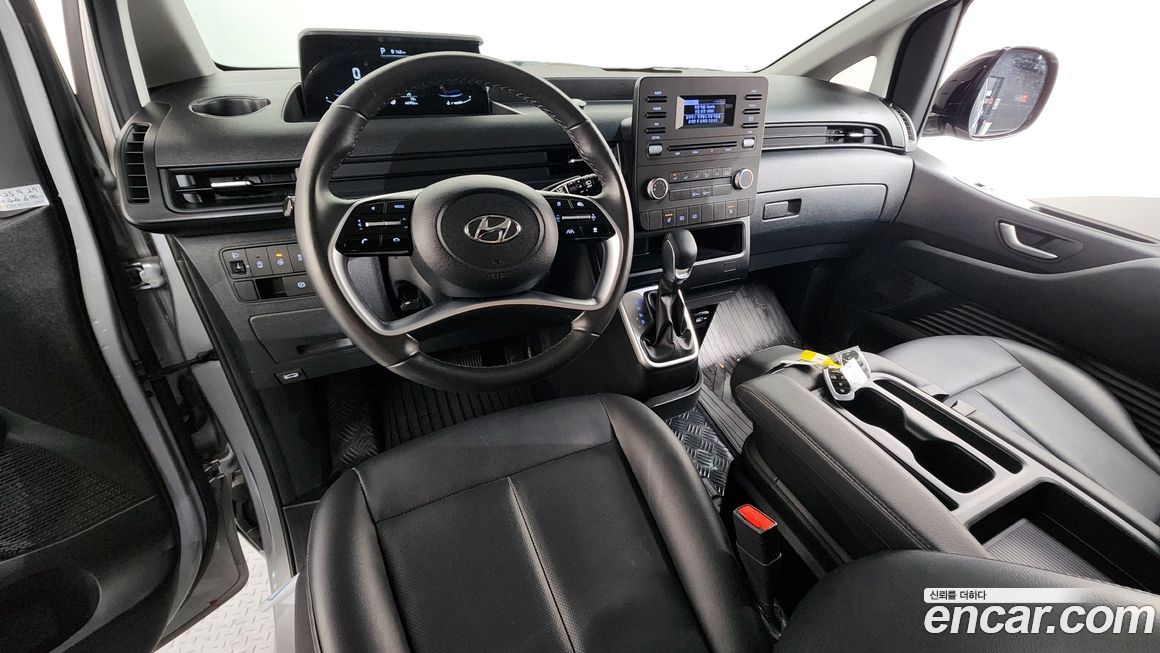 Hyundai Staria 2024