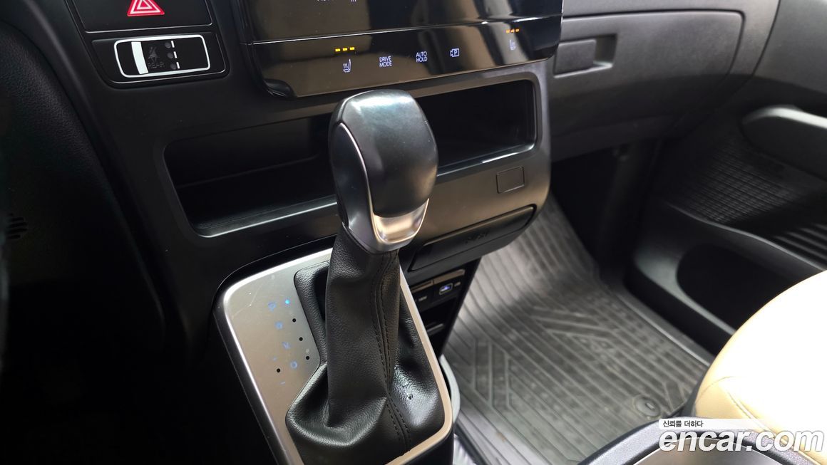 Hyundai Staria 2022