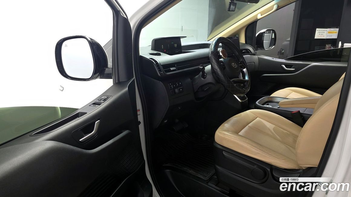 Hyundai Staria 2022