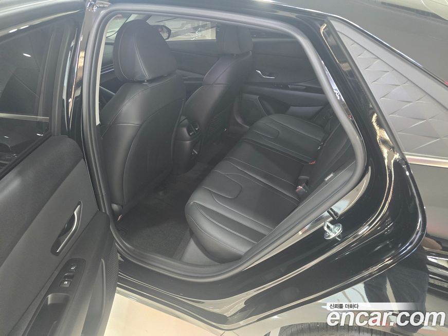 Hyundai AVANTE 2025