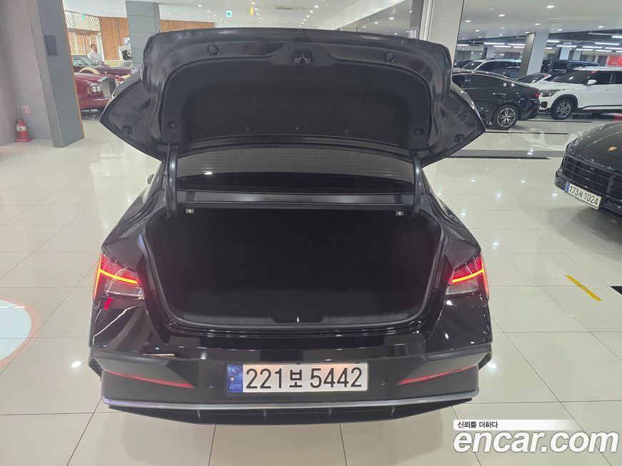 Hyundai AVANTE 2025