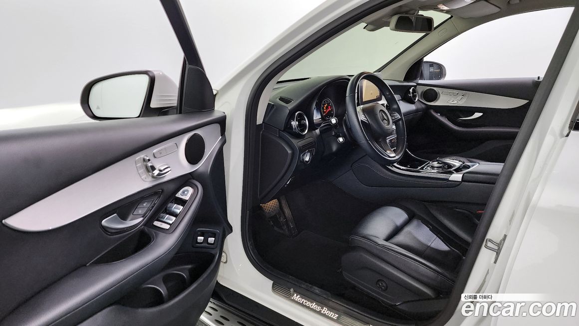Mercedes-Benz GLC-Class 2019