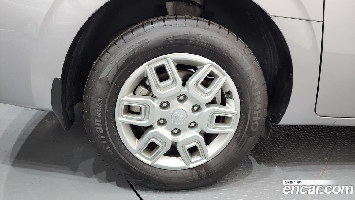 Hyundai Staria 2024