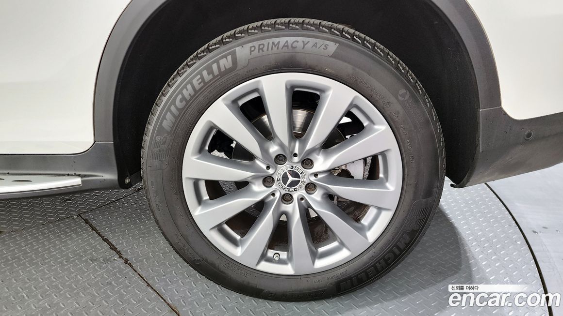 Mercedes-Benz GLC-Class 2019