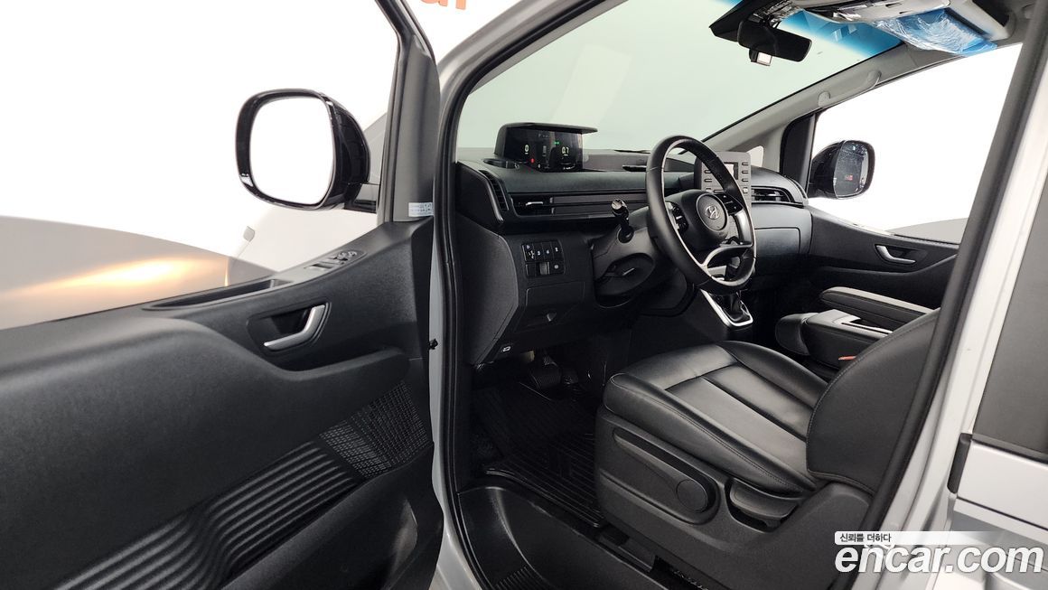 Hyundai Staria 2024