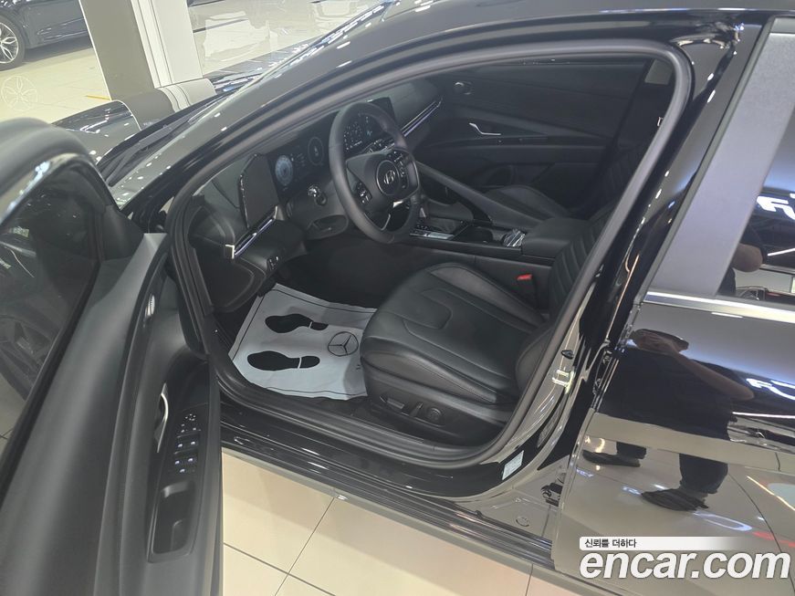 Hyundai AVANTE 2025