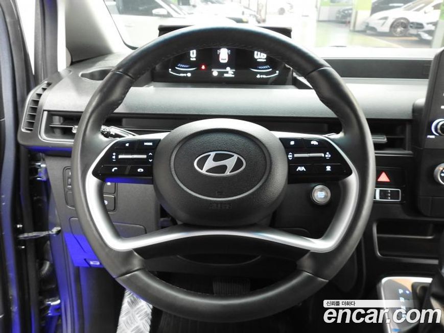 Hyundai Staria 2025