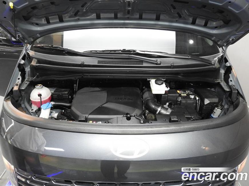 Hyundai Staria 2025