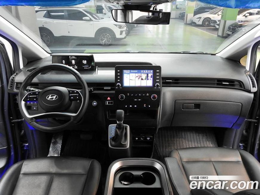 Hyundai Staria 2025