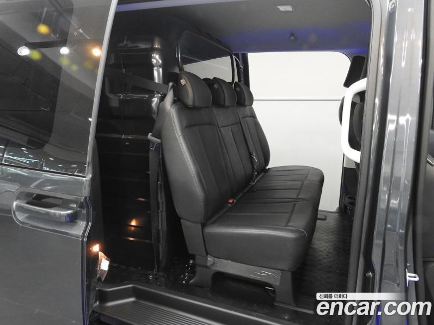 Hyundai Staria 2025