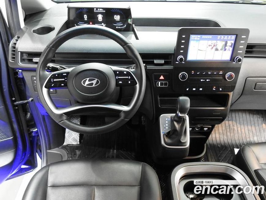 Hyundai Staria 2025