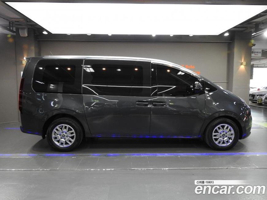 Hyundai Staria 2025