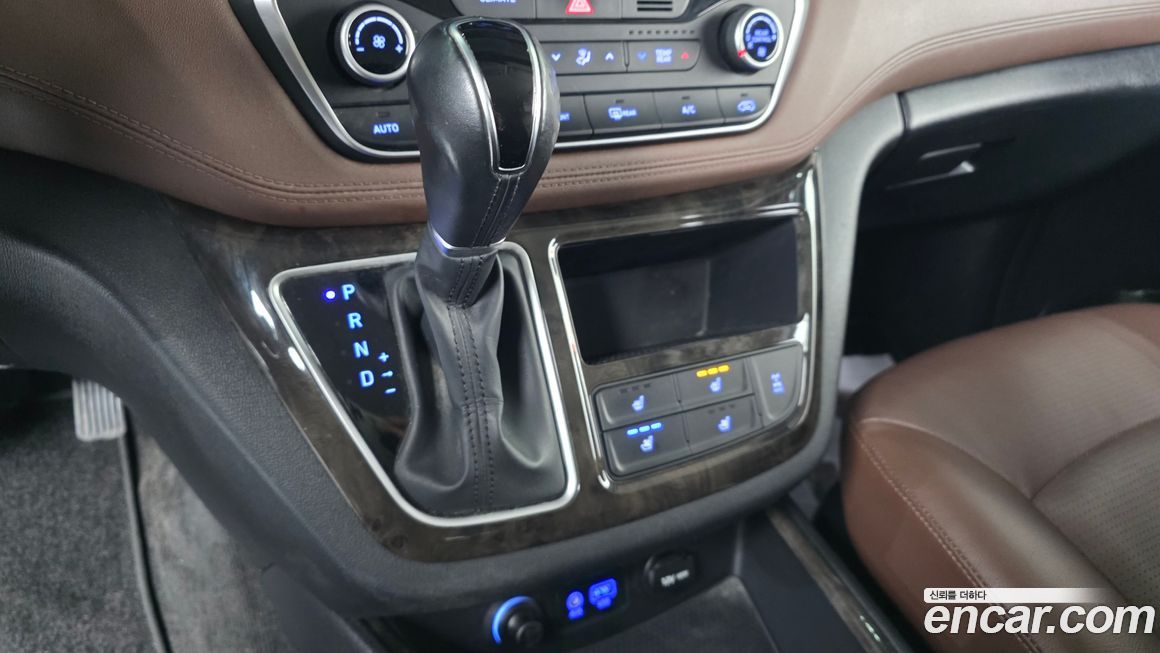 Hyundai Starex 2020