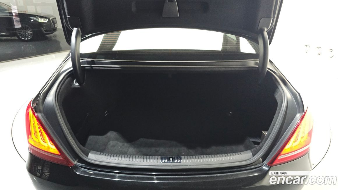Genesis EQ900 2018