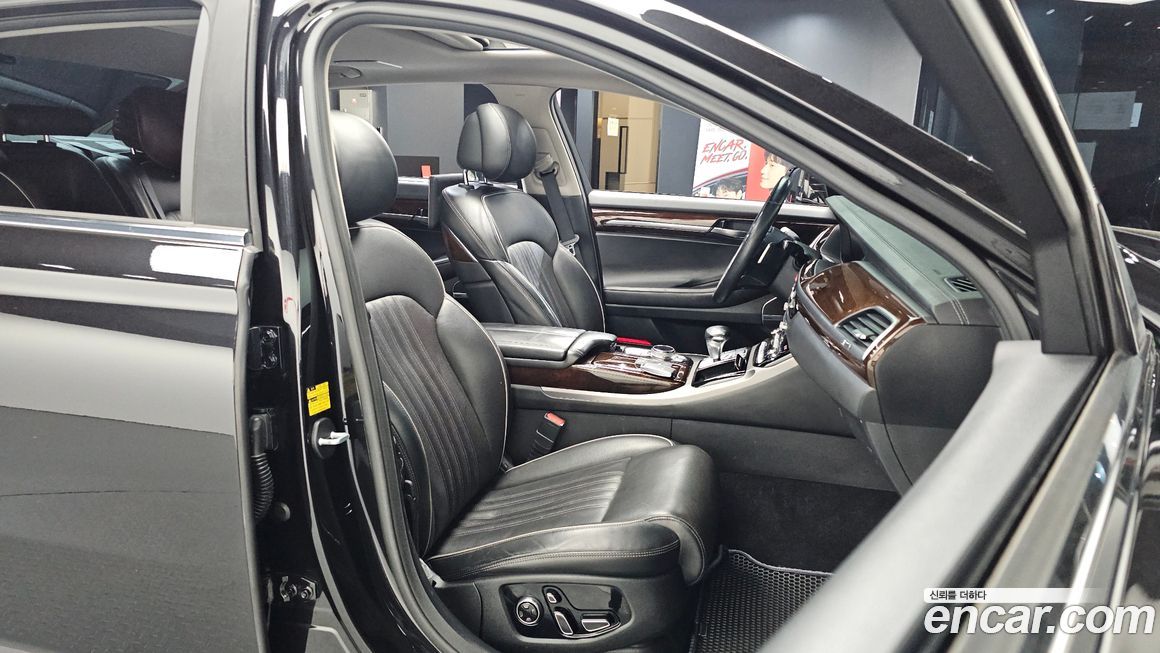 Genesis EQ900 2018