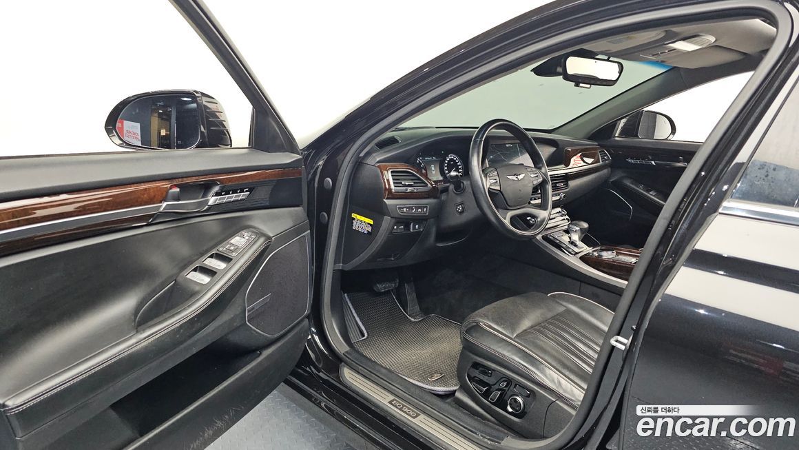 Genesis EQ900 2018