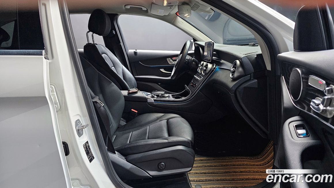 Mercedes-Benz GLC-Class 2019