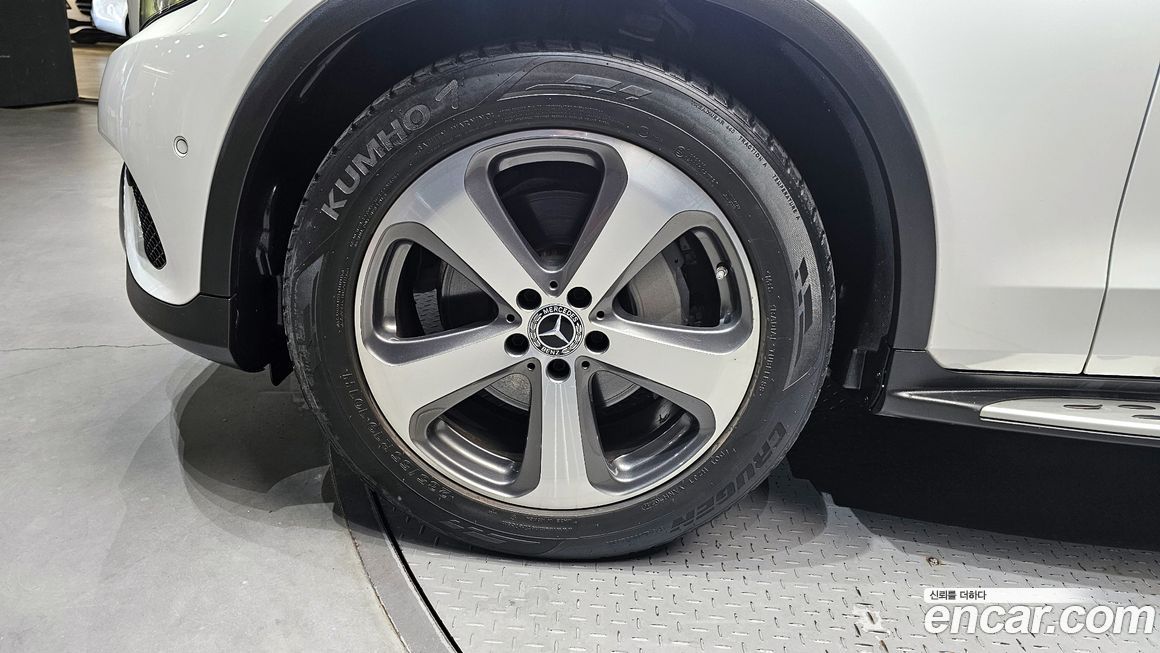 Mercedes-Benz GLC-Class 2019