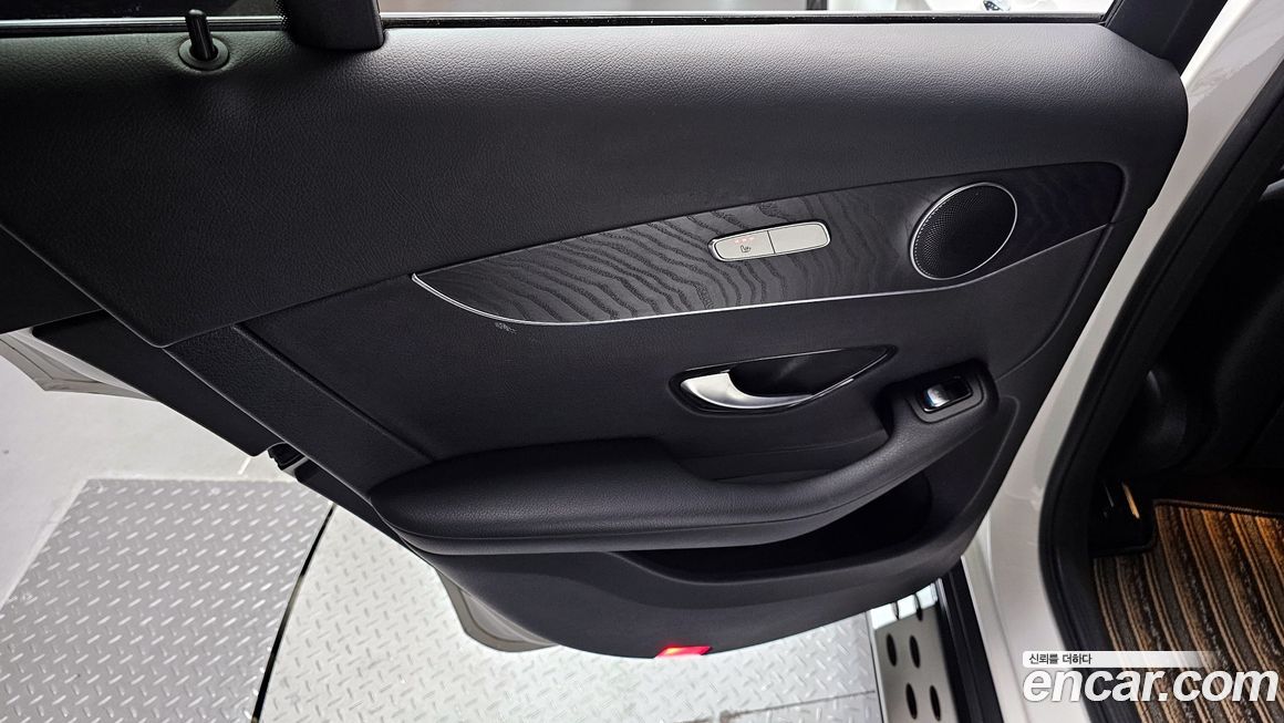 Mercedes-Benz GLC-Class 2019