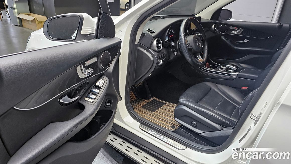 Mercedes-Benz GLC-Class 2019