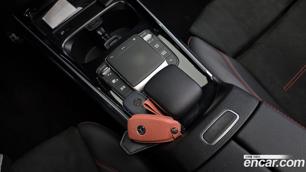 Mercedes-Benz GLA-Class 2021