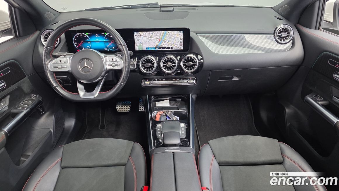 Mercedes-Benz GLA-Class 2021