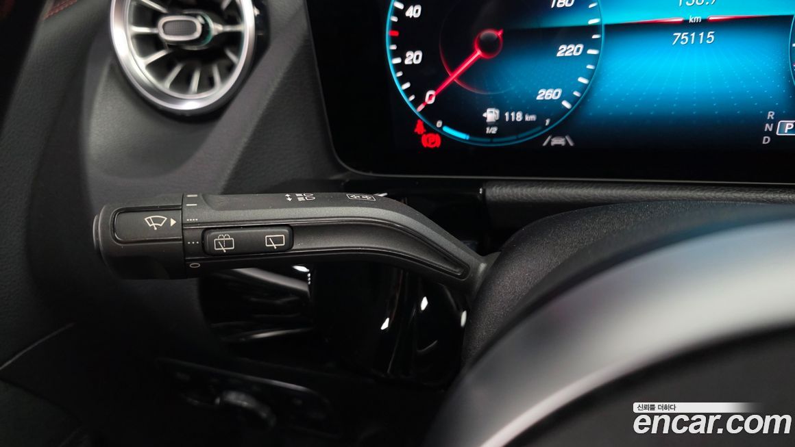 Mercedes-Benz GLA-Class 2021