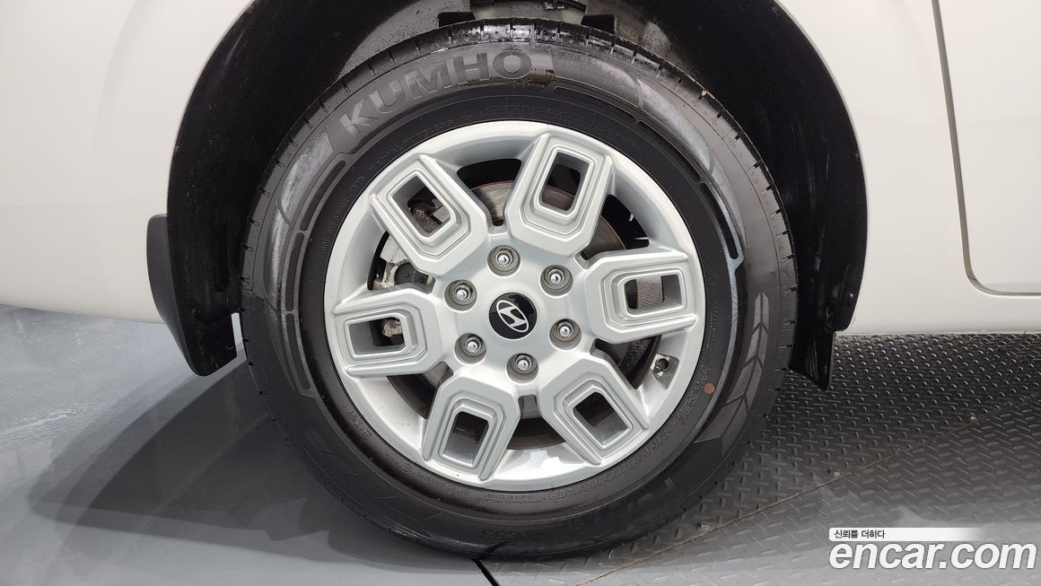 Hyundai Staria 2025