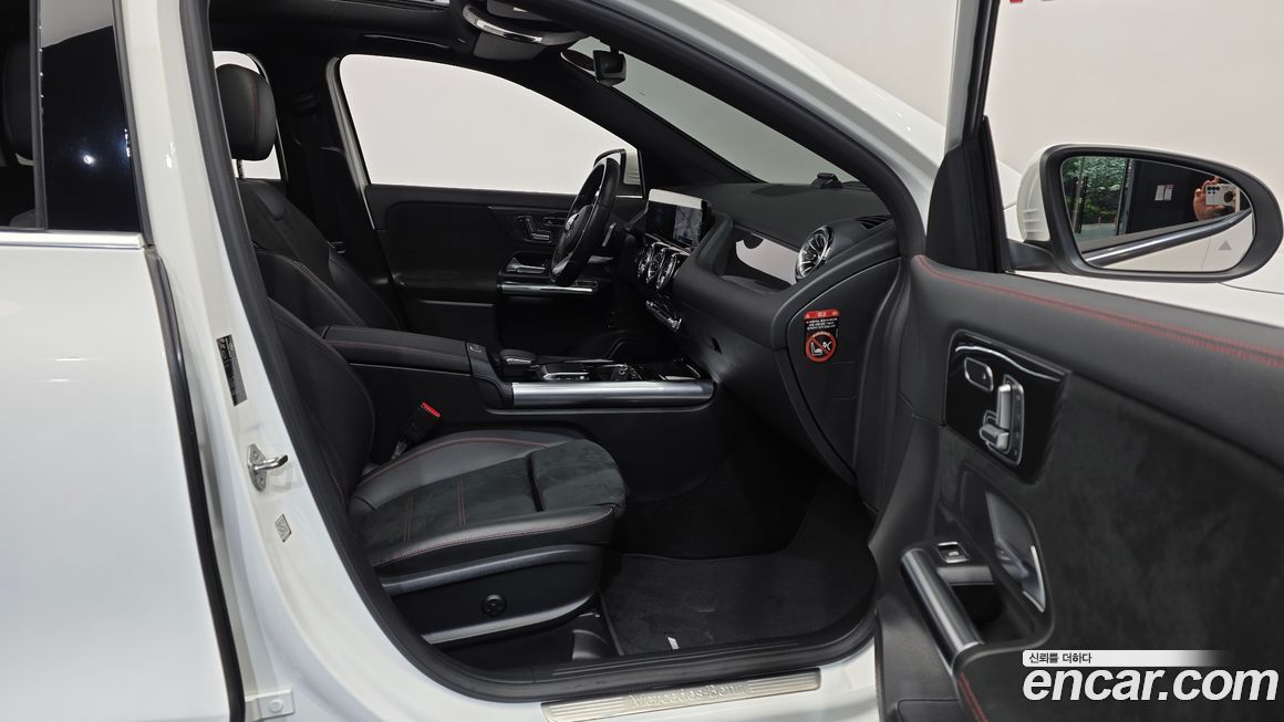 Mercedes-Benz GLA-Class 2021