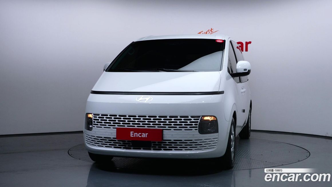 Hyundai Staria 2025