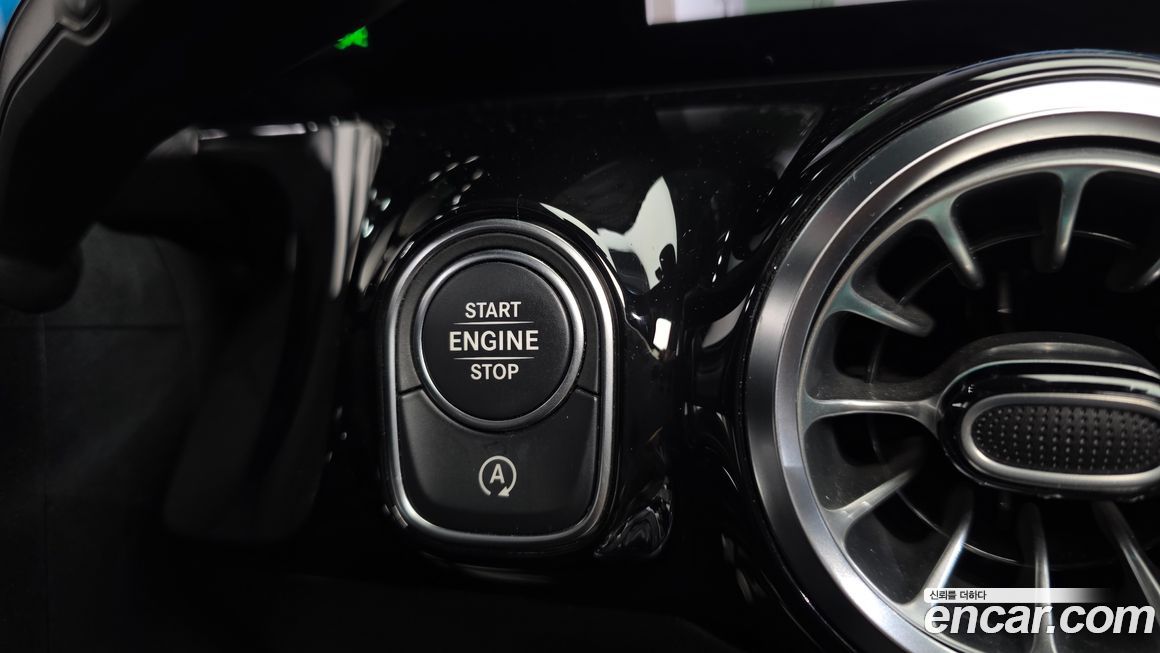 Mercedes-Benz GLA-Class 2021